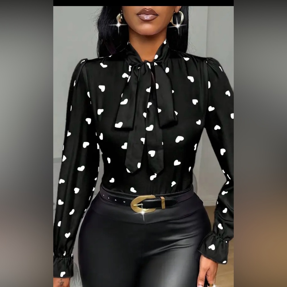 Black and White Heart Print Women's Top
